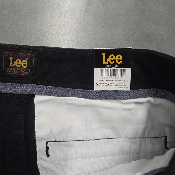 NWT Lee Women's Charcoal Flat Front Shorts - Picture 3 of 4